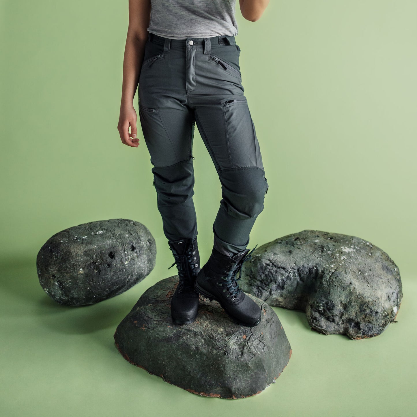 Makke High Waist Curved Pant W (Dam) - Friluftsbyxa med hög midja