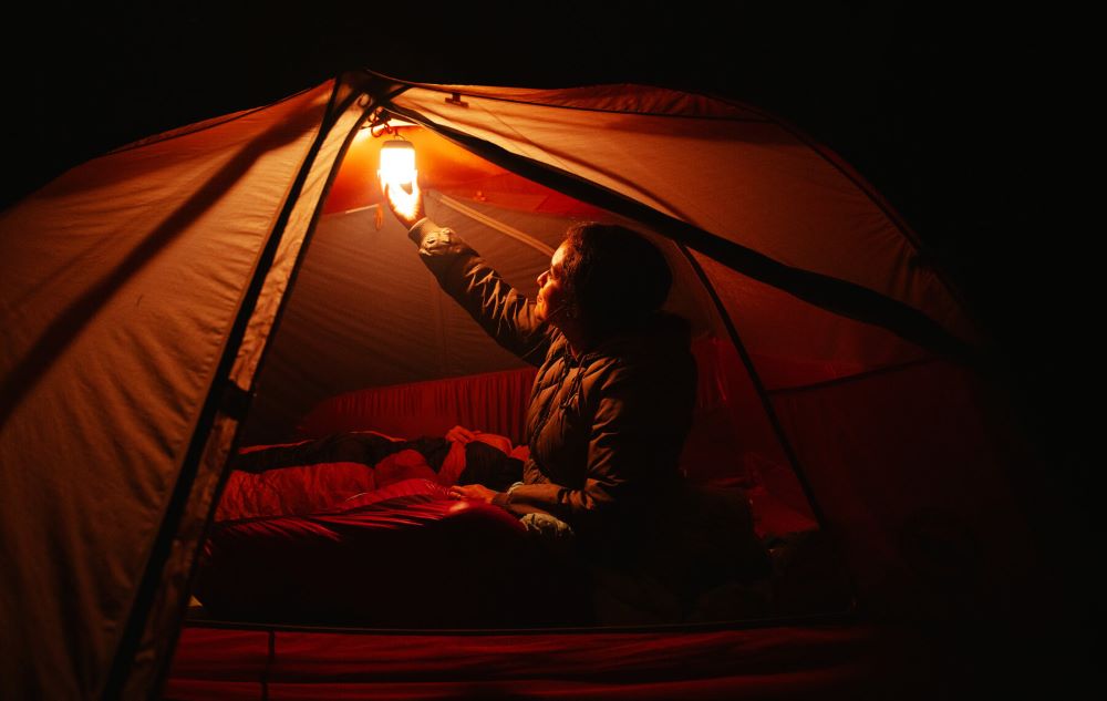 Alpenglow 250 Lantern - Laddningsbar lykta med LED