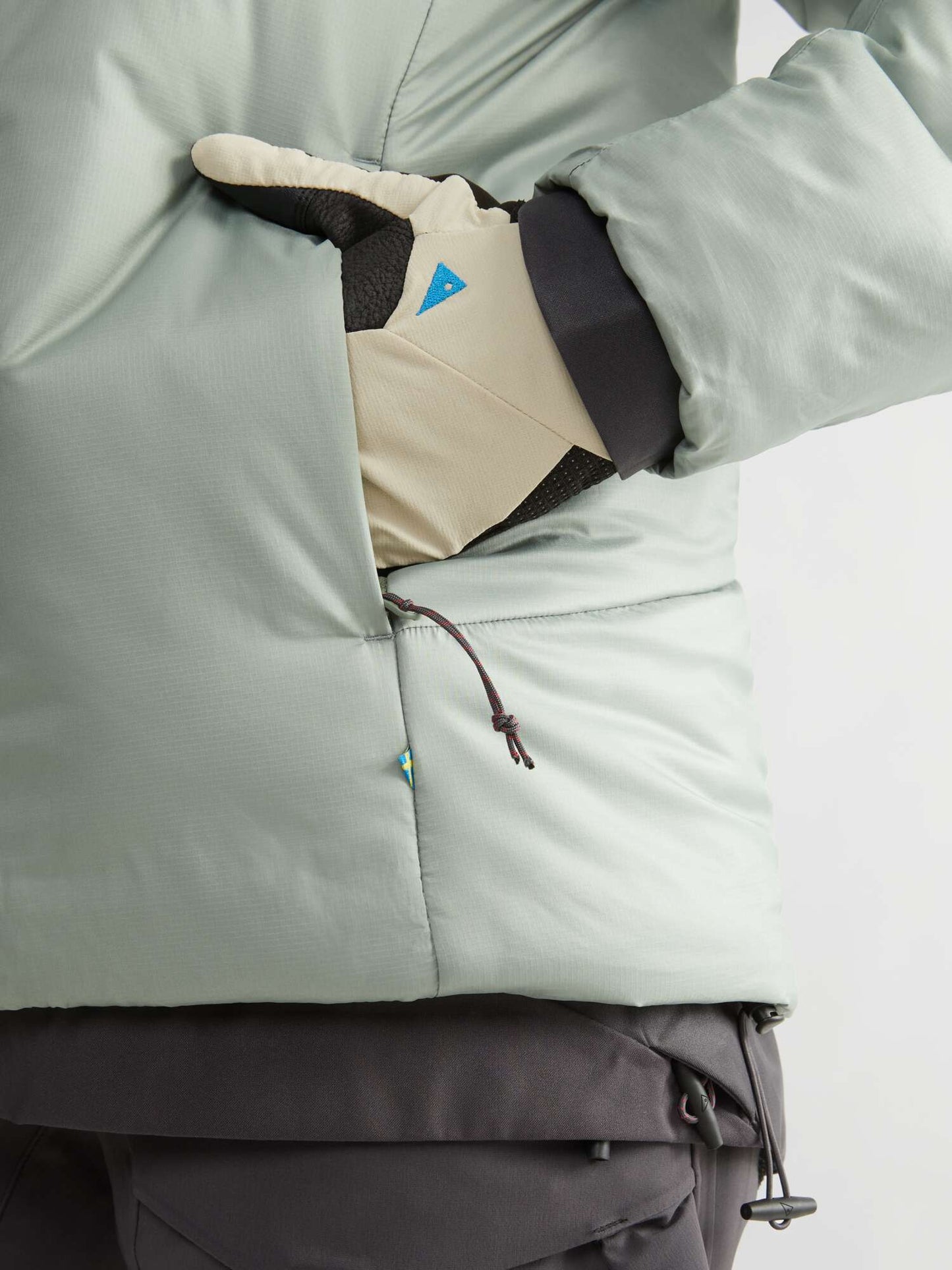 Lödyn Hood Jacket W's (Dam) - lätt och packbar jacka med syntetisolering