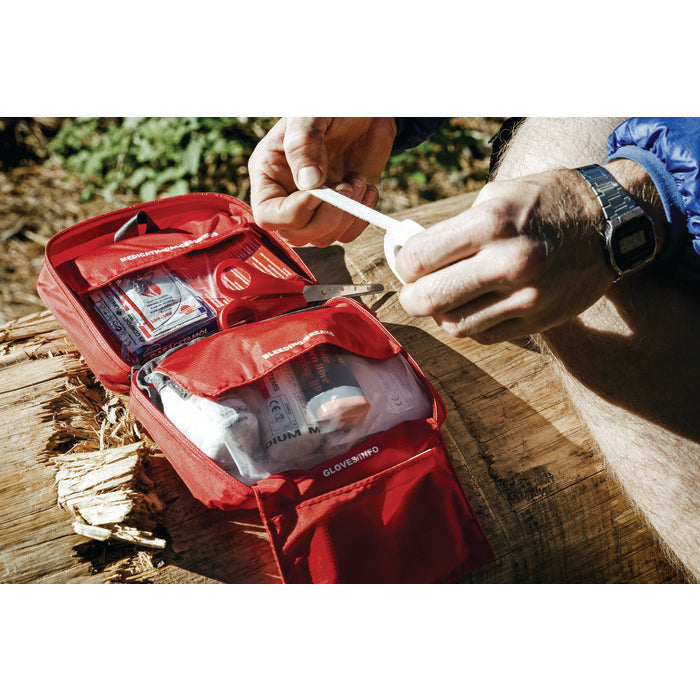 Lifesystems Explorer First Aid Kit Red - första hjälpen kit