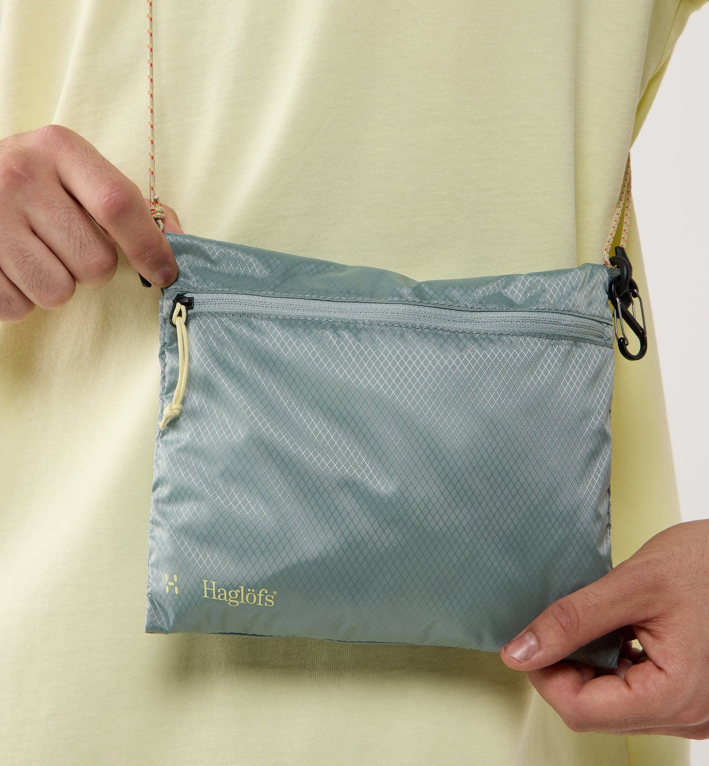 Flat accessory bag