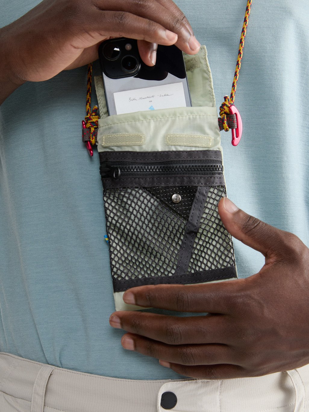 Algir Lanyard Pocket - liten och praktisk väska
